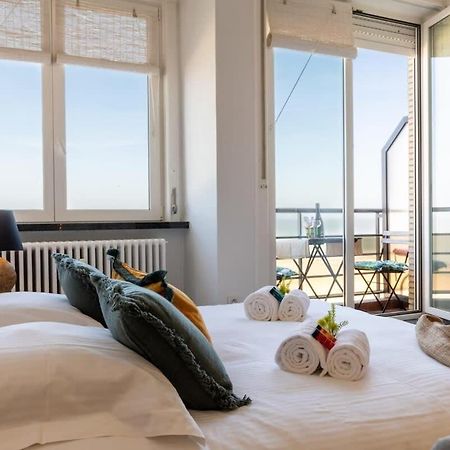 Huswell - Beautiful Spacious Studio With Frontal Sea View Кнокке-Хейст Экстерьер фото