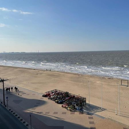 Huswell - Beautiful Spacious Studio With Frontal Sea View Кнокке-Хейст Экстерьер фото
