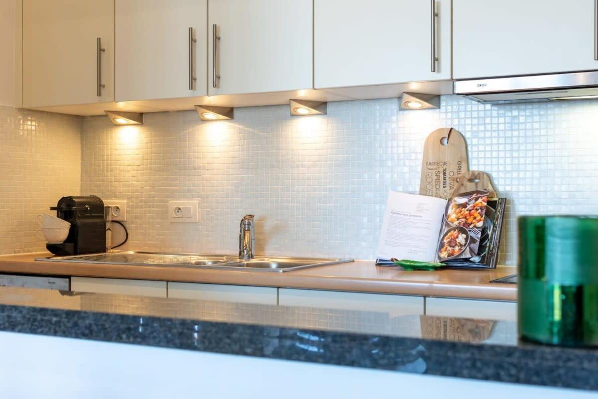 Huswell - Beautiful Spacious Studio With Frontal Sea View Кнокке-Хейст Экстерьер фото
