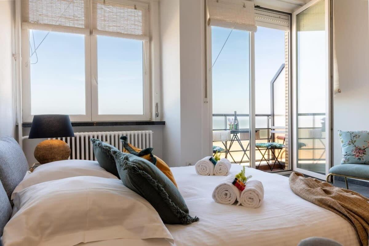Huswell - Beautiful Spacious Studio With Frontal Sea View Кнокке-Хейст Экстерьер фото