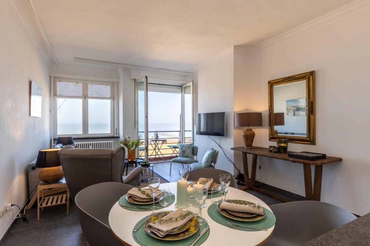 Huswell - Beautiful Spacious Studio With Frontal Sea View Кнокке-Хейст Экстерьер фото