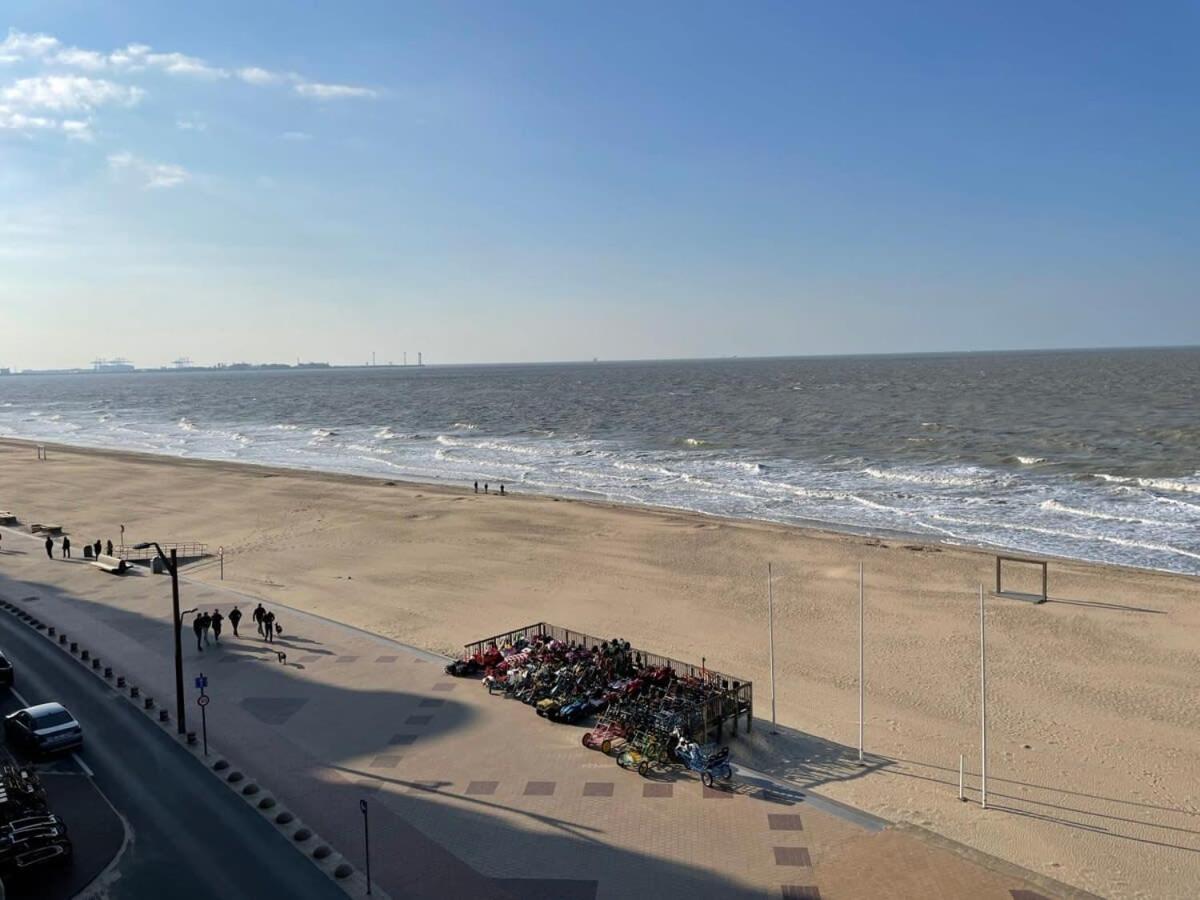 Huswell - Beautiful Spacious Studio With Frontal Sea View Кнокке-Хейст Экстерьер фото