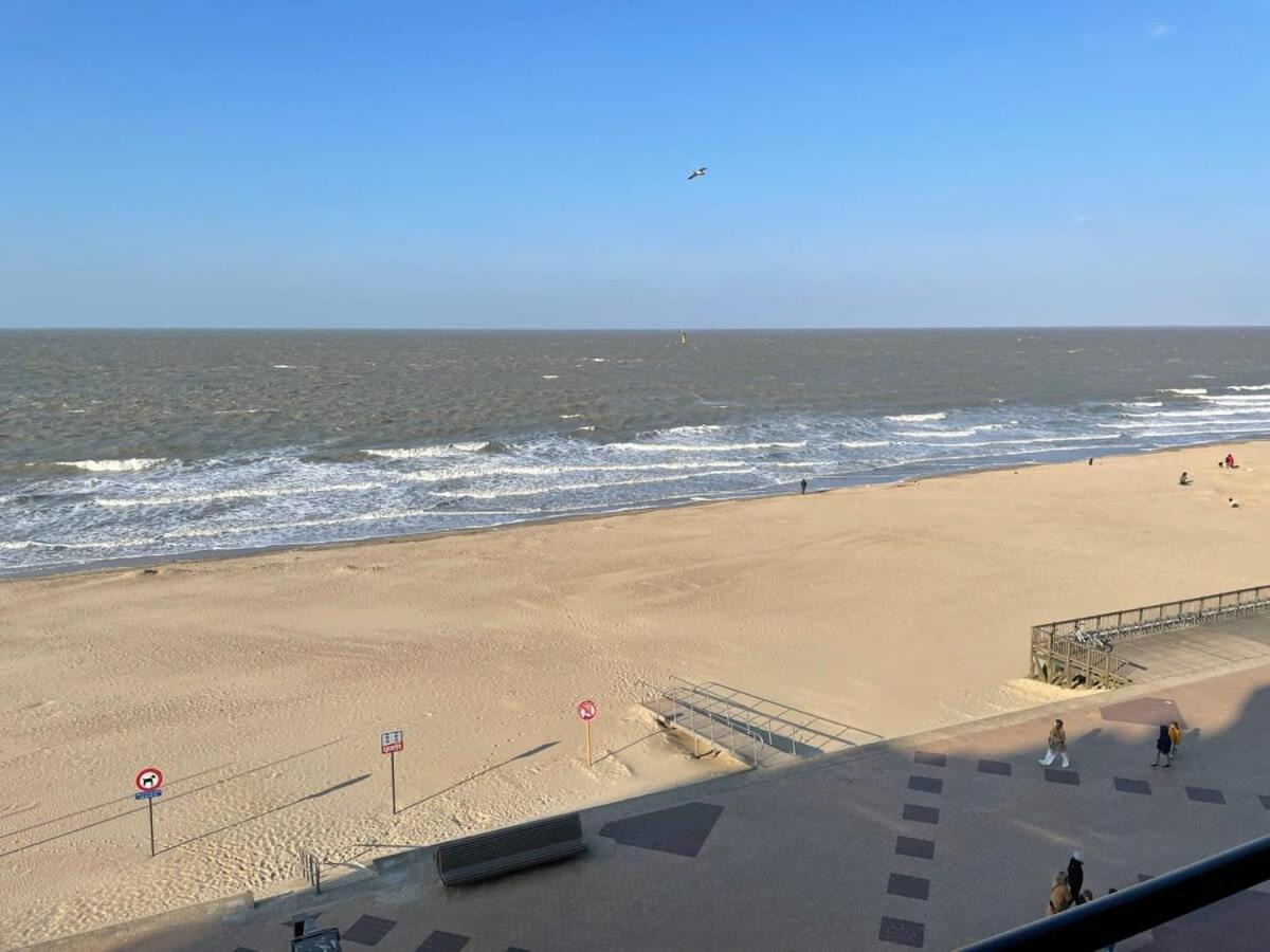 Huswell - Beautiful Spacious Studio With Frontal Sea View Кнокке-Хейст Экстерьер фото