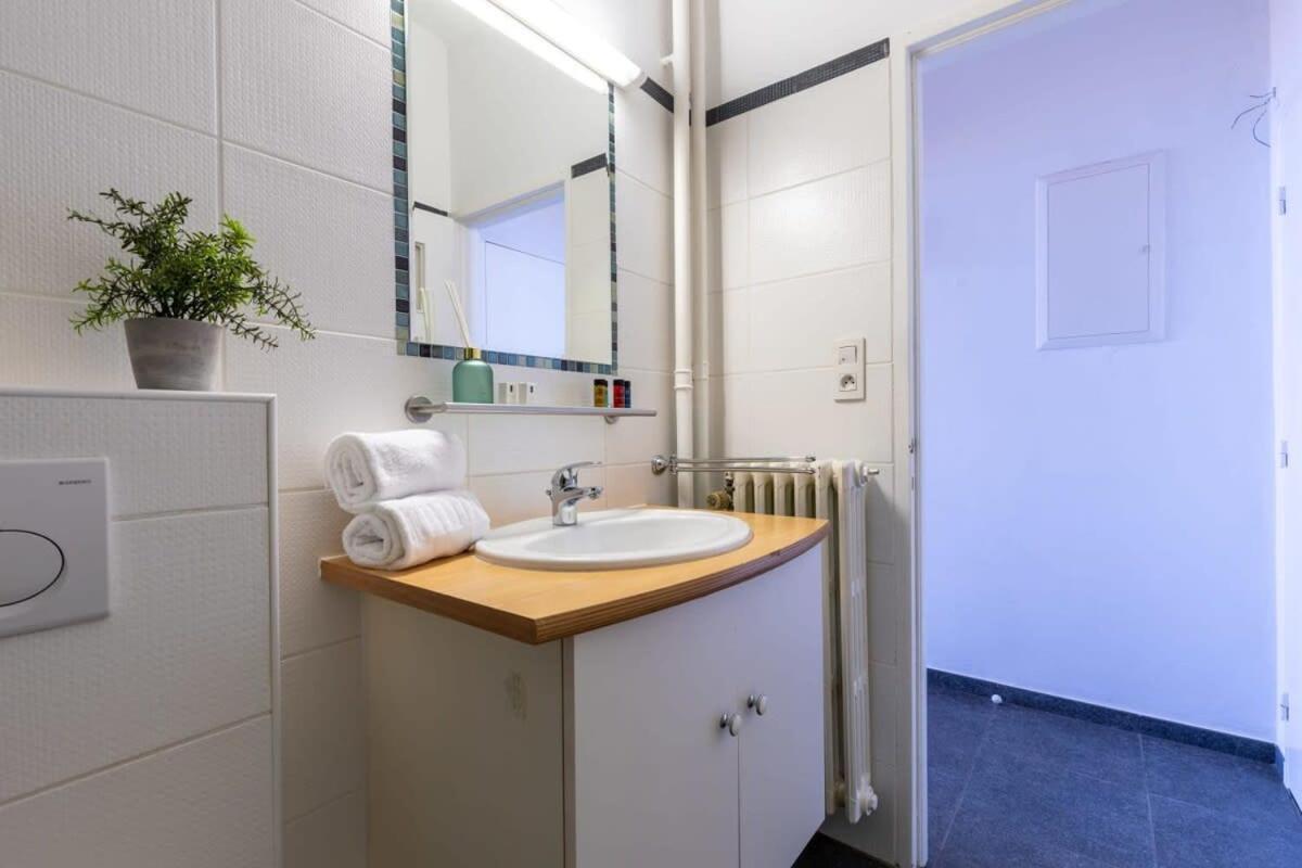 Huswell - Beautiful Spacious Studio With Frontal Sea View Кнокке-Хейст Экстерьер фото